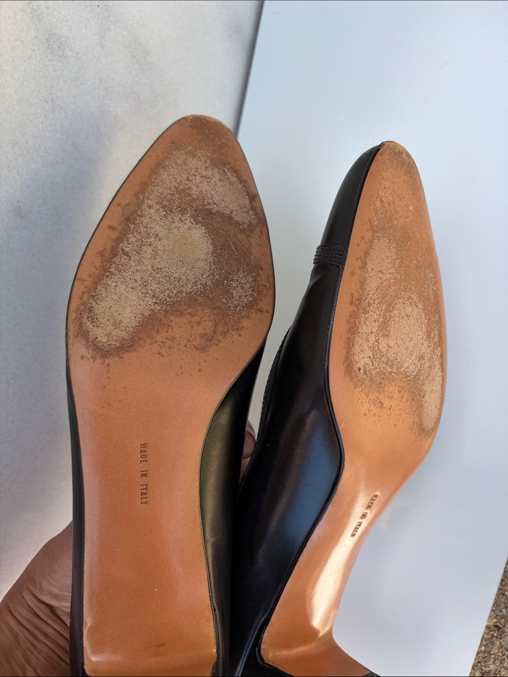 Salvatore Ferragamo Black Round-Toe Leather Pumps - Picture 4 of 13